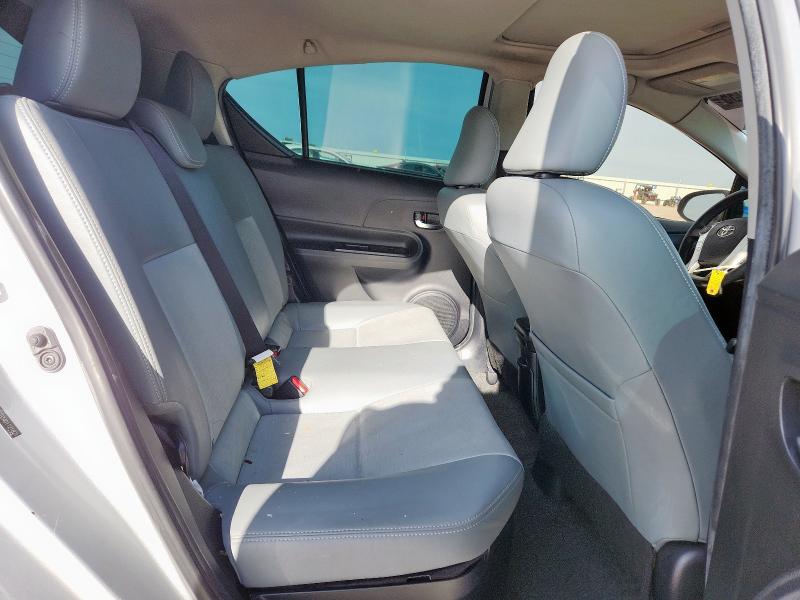 2016 TOYOTA PRIUS C JTDKDTB34G1121821