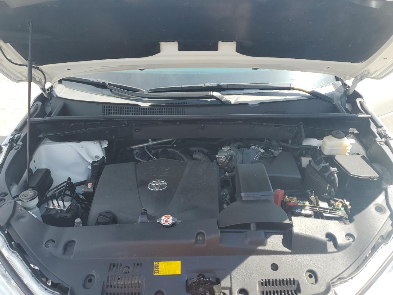 TOYOTA HIGHLANDER SE