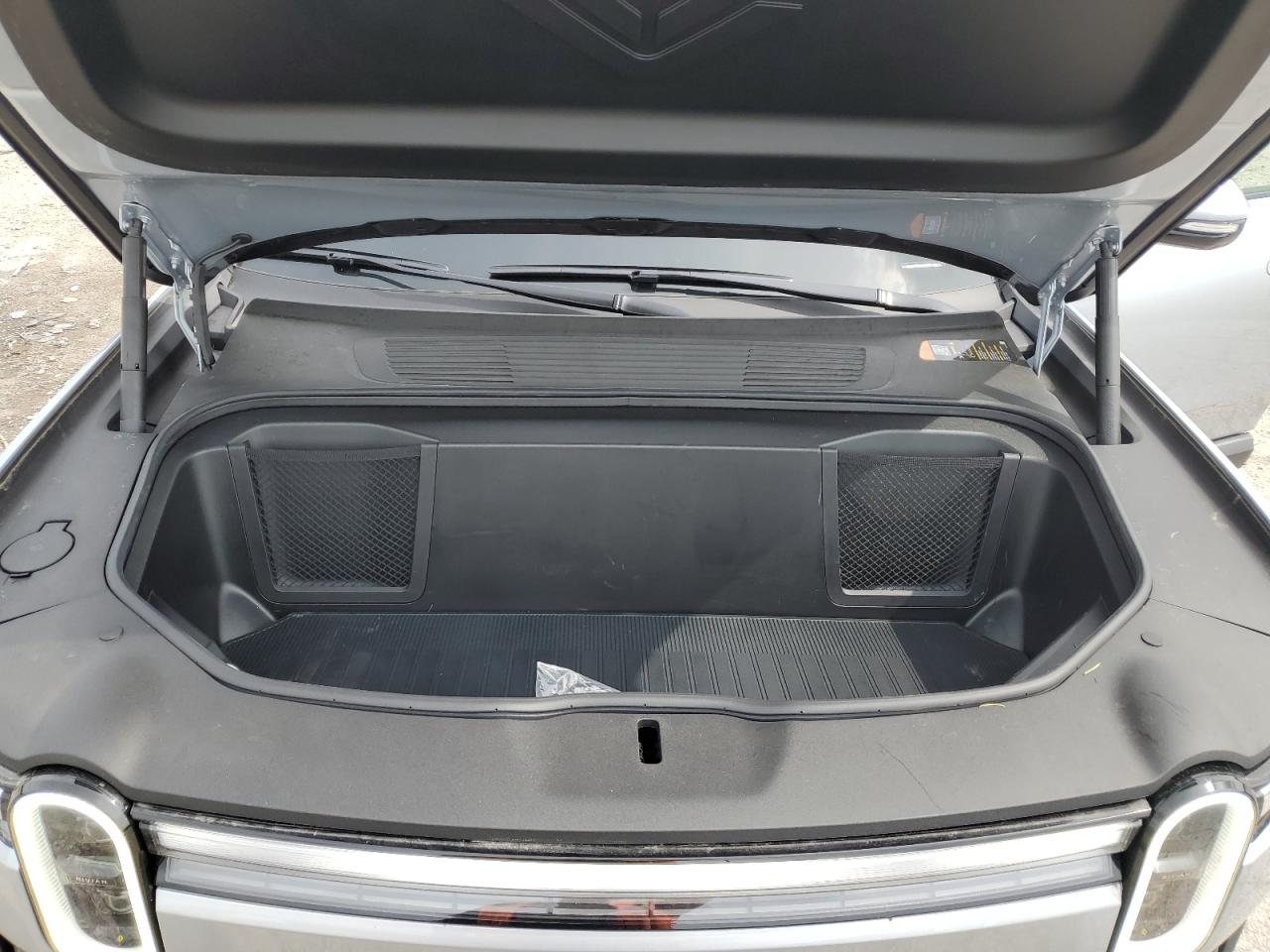 RIVIAN R1S ADVENTURE