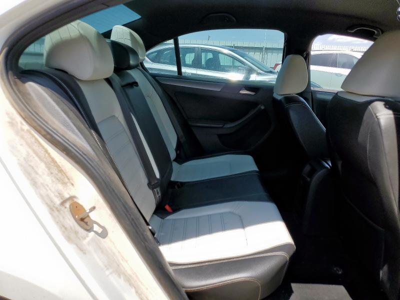 2016 VOLKSWAGEN JETTA SPOR - 3VWD17AJ3GM293007