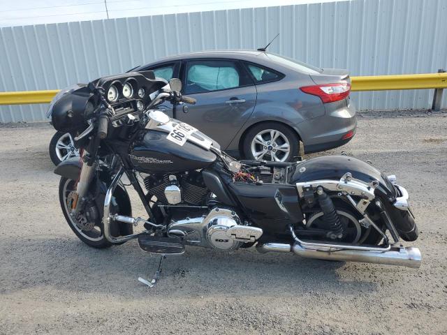 2011 HARLEY-DAVIDSON FLHX 1HD1KBM1XBB665636