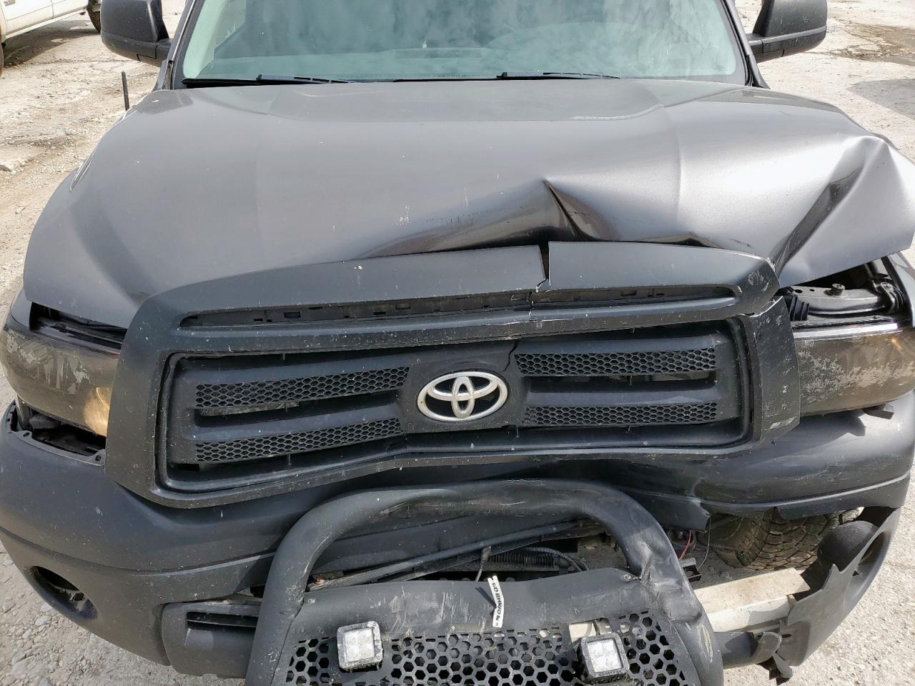 TOYOTA TUNDRA DOUBLE CAB SR5