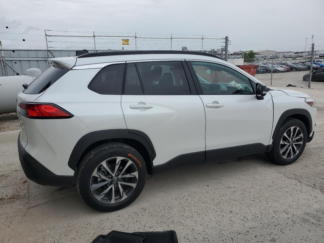 TOYOTA COROLLA CROSS XLE