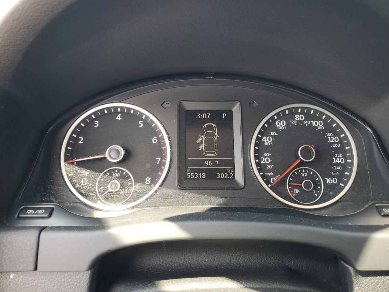 Volkswagen Tiguan s 2014