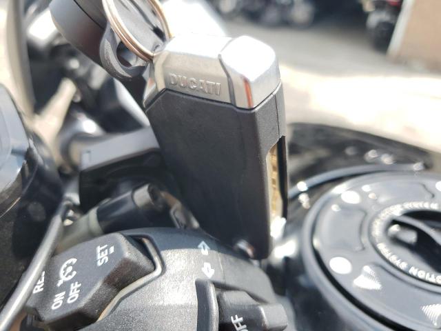 2024 DUCATI DIAVEL V4 ZDMGAR1WXRB003643