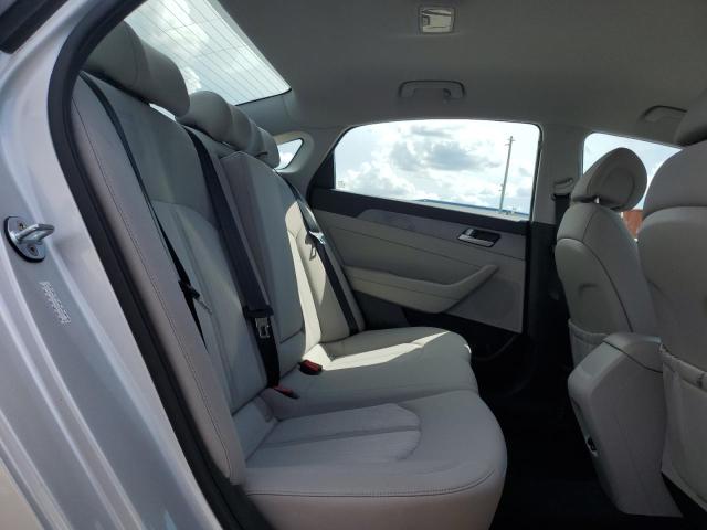 2017 HYUNDAI SONATA HYB KMHE24L14HA043561