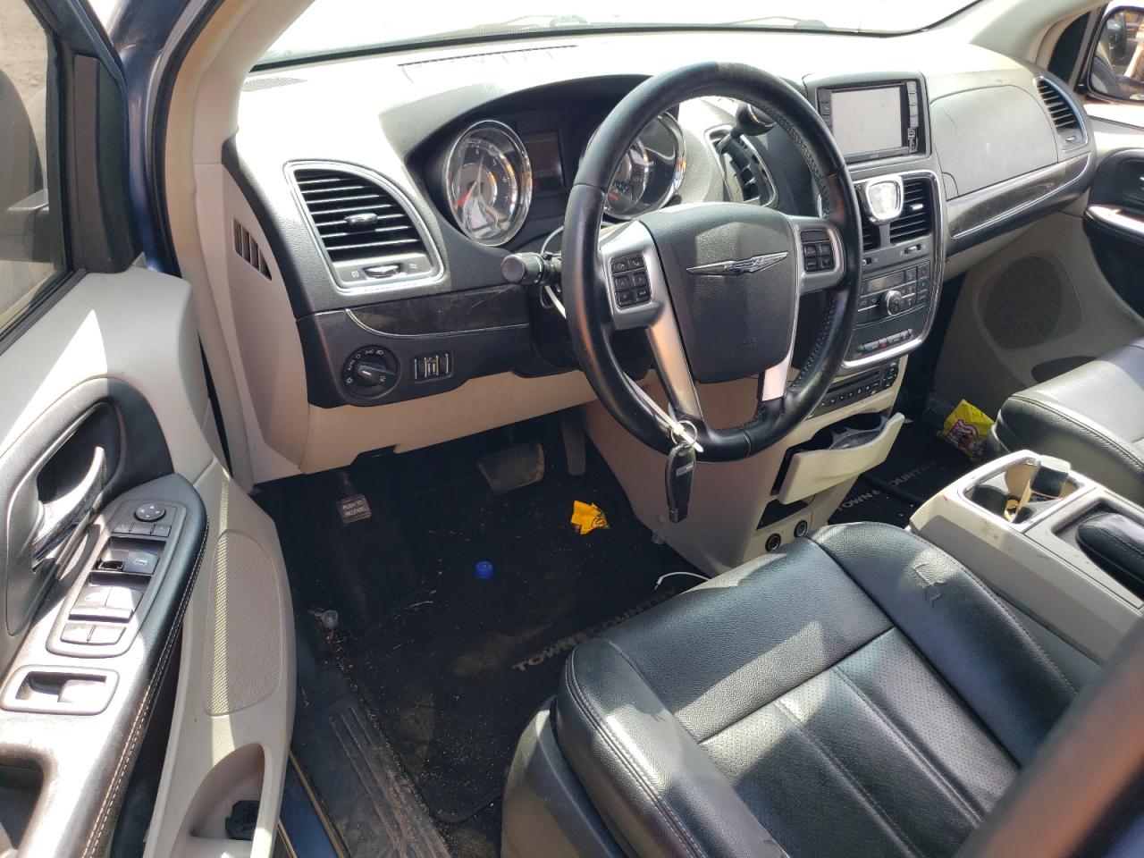 CHRYSLER TOWN & COUNTRY TOURING L
