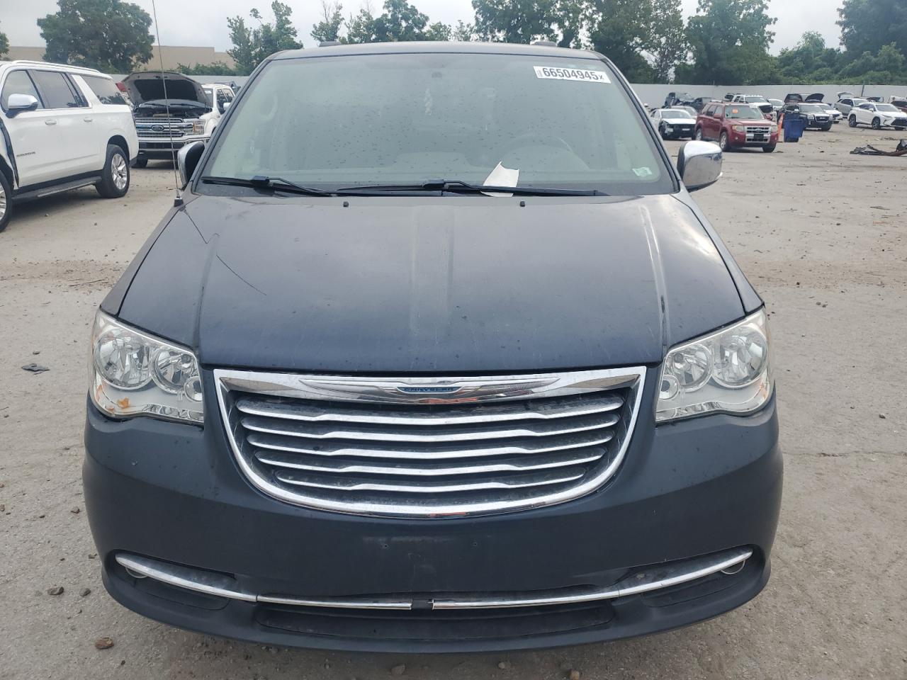 CHRYSLER TOWN & COUNTRY TOURING L