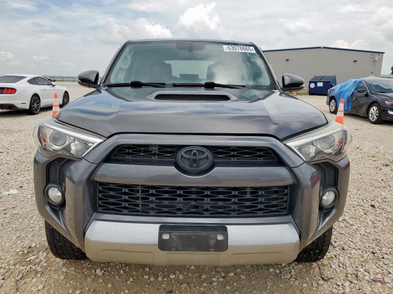 2018 TOYOTA 4RUNNER SR JTEBU5JR9J5589640