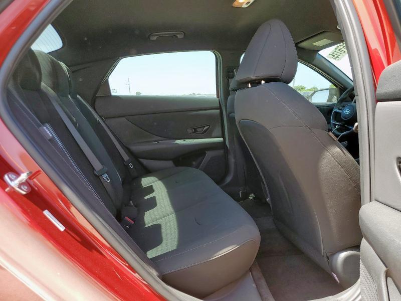 2025 HYUNDAI ELANTRA SE KMHLM4DGXSU938076