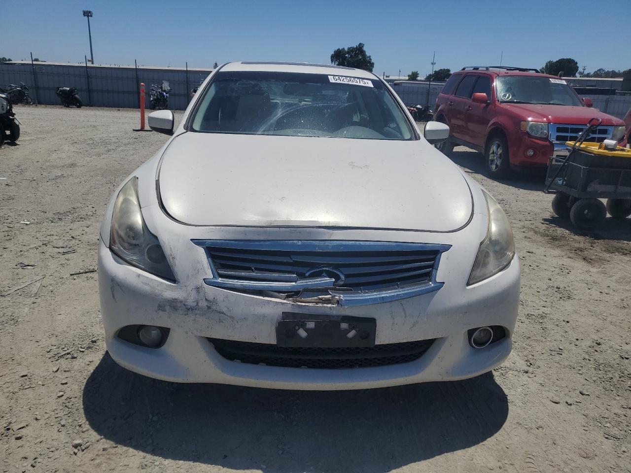 Infiniti G37 base 2013