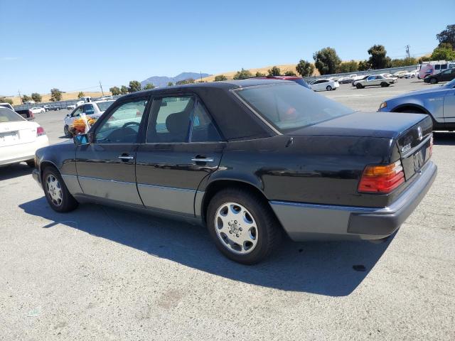 MERCEDES-BENZ 400-CLASS 1992 black  gas WDBEA34E1NB814047 photo #3