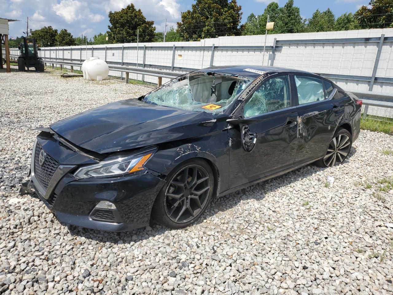 NISSAN ALTIMA SR