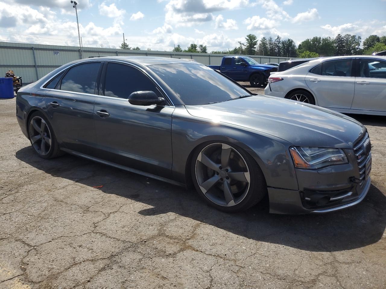AUDI S8 QUATTRO