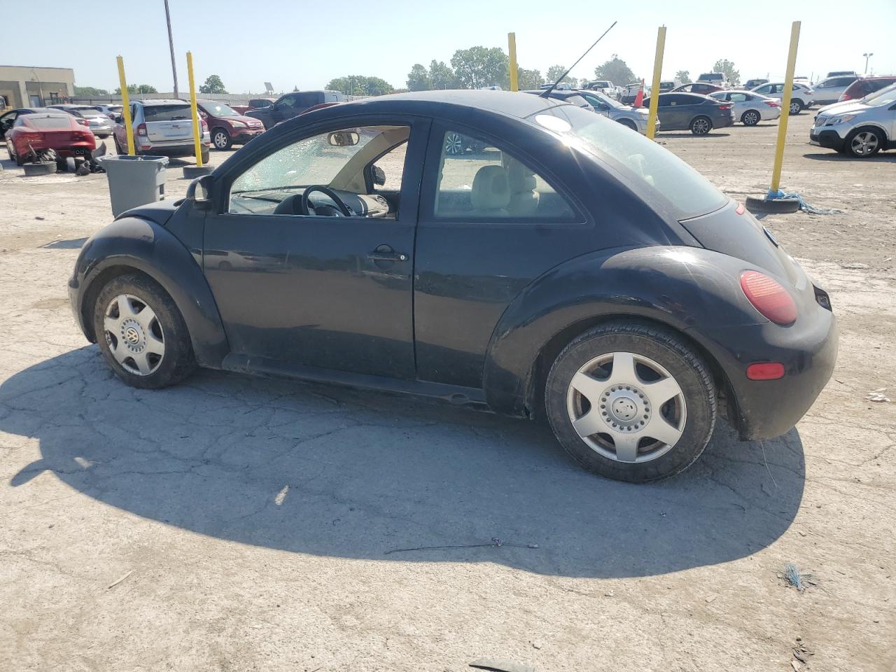 Lot #3230506871 1998 VOLKSWAGEN NEW BEETLE