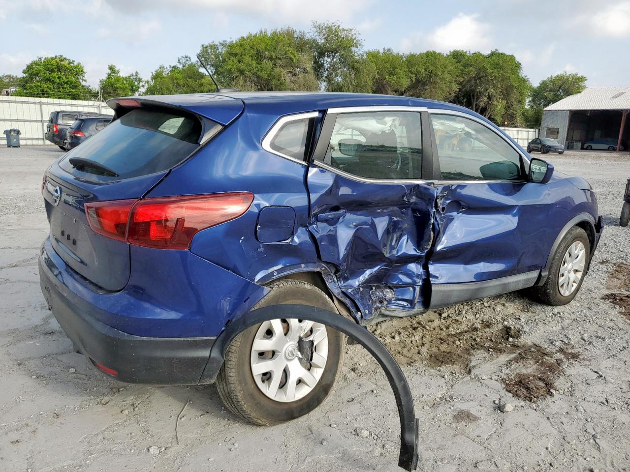 NISSAN ROGUE SPORT S