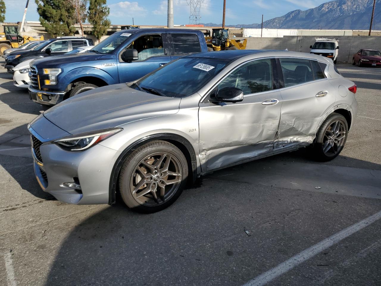 INFINITI QX30 PURE