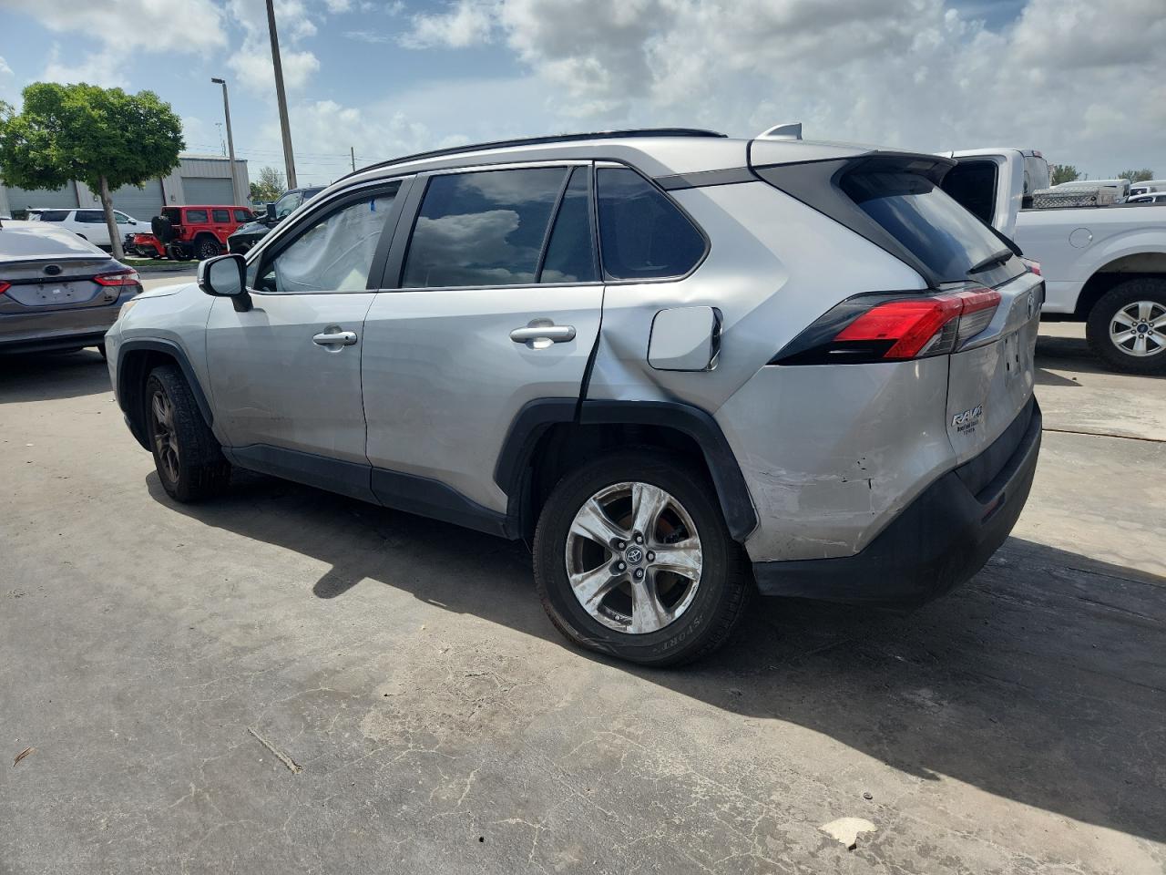 TOYOTA RAV4 XLE