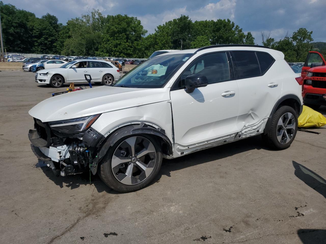 VOLVO XC40 PLUS