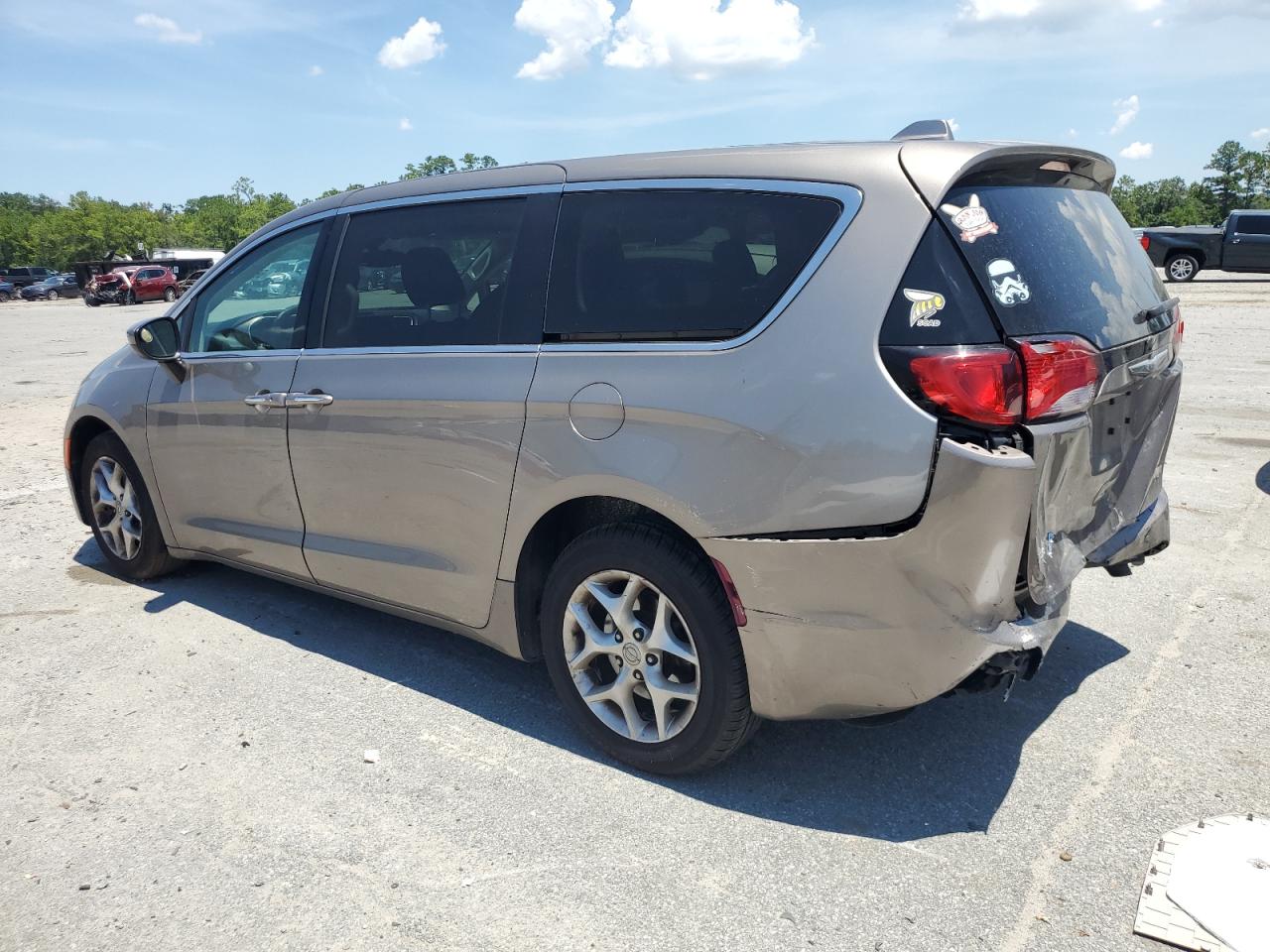 CHRYSLER PACIFICA TOURING L