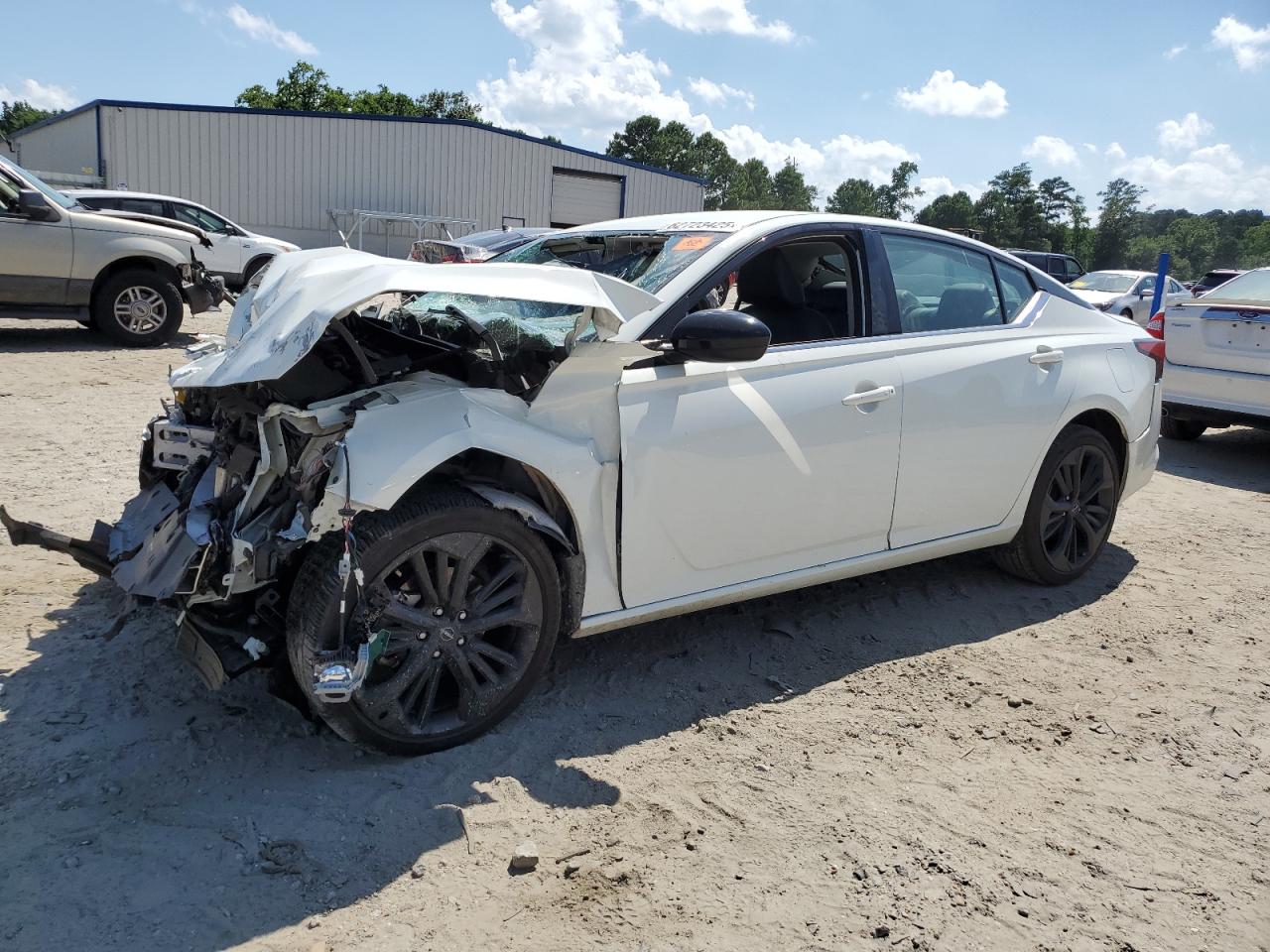 NISSAN ALTIMA SR