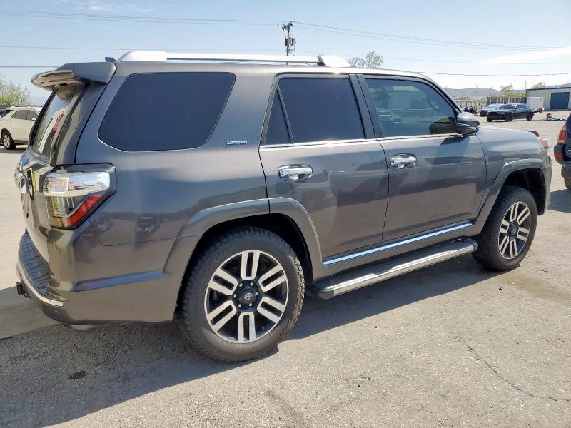 2018 TOYOTA 4RUNNER SR JTEBU5JR8J5555365