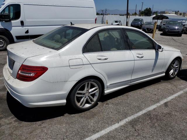MERCEDES-BENZ C 250 2013 white  gas WDDGF4HB1DR269500 photo #4