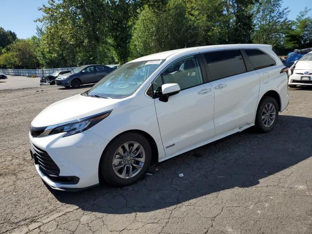 TOYOTA SIENNA LE