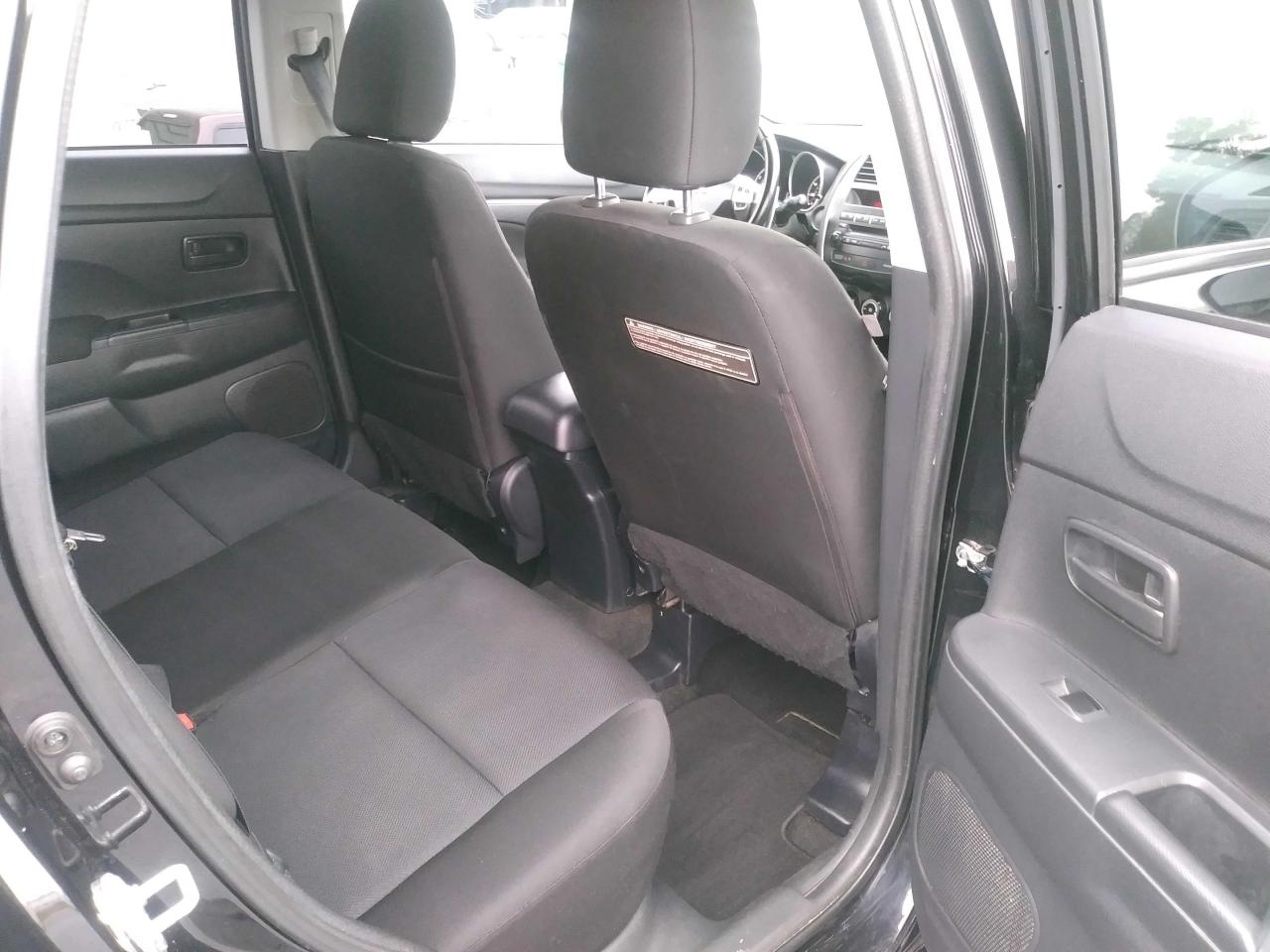 MITSUBISHI OUTLANDER ES