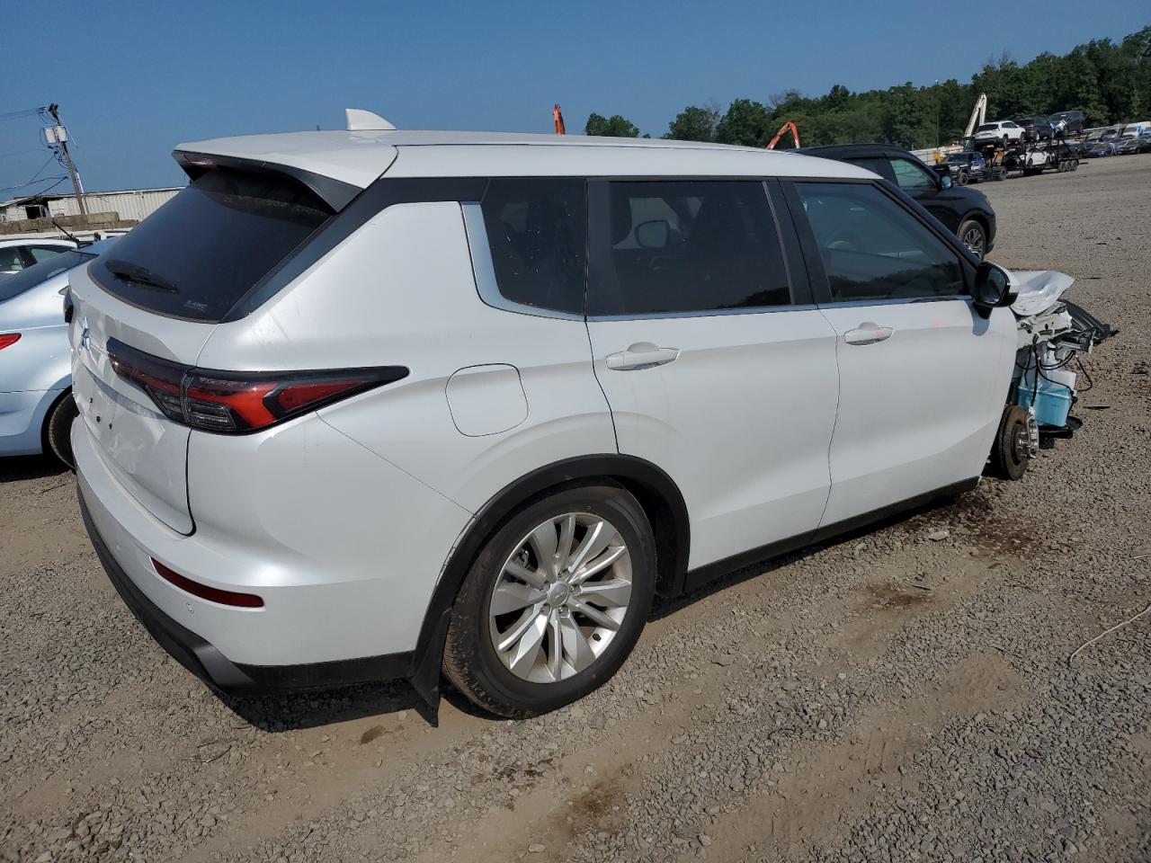 MITSUBISHI OUTLANDER ES