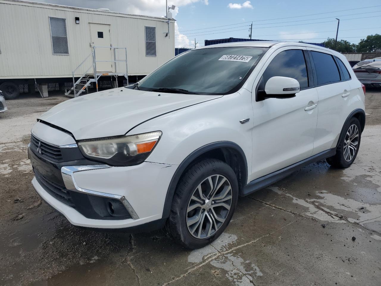 MITSUBISHI OUTLANDER ES