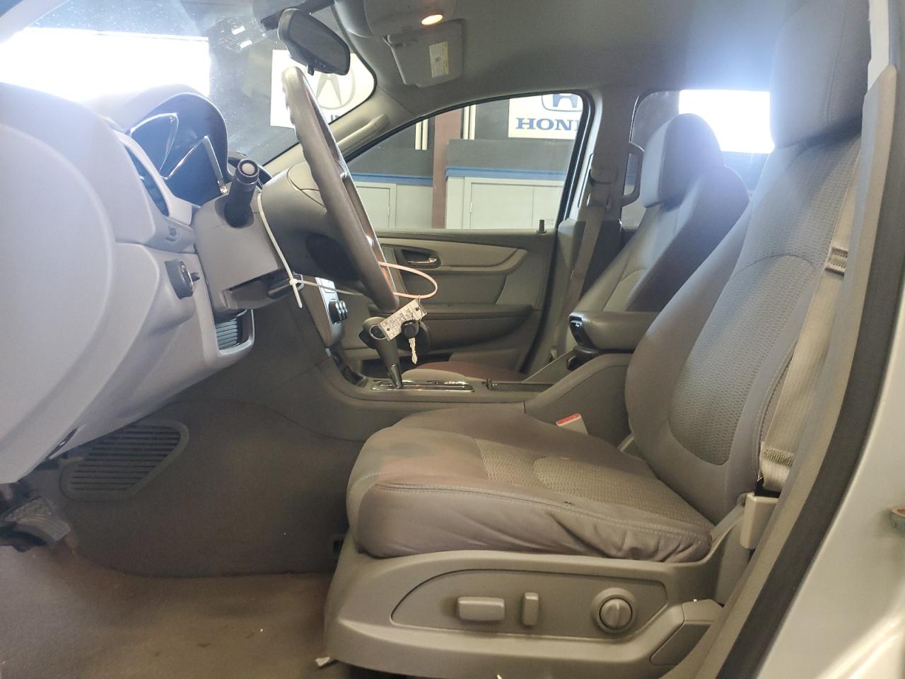 CHEVROLET TRAVERSE LS