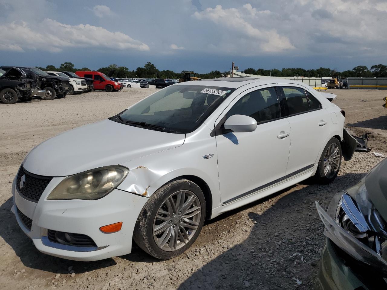 SUZUKI KIZASHI SPORT SLS