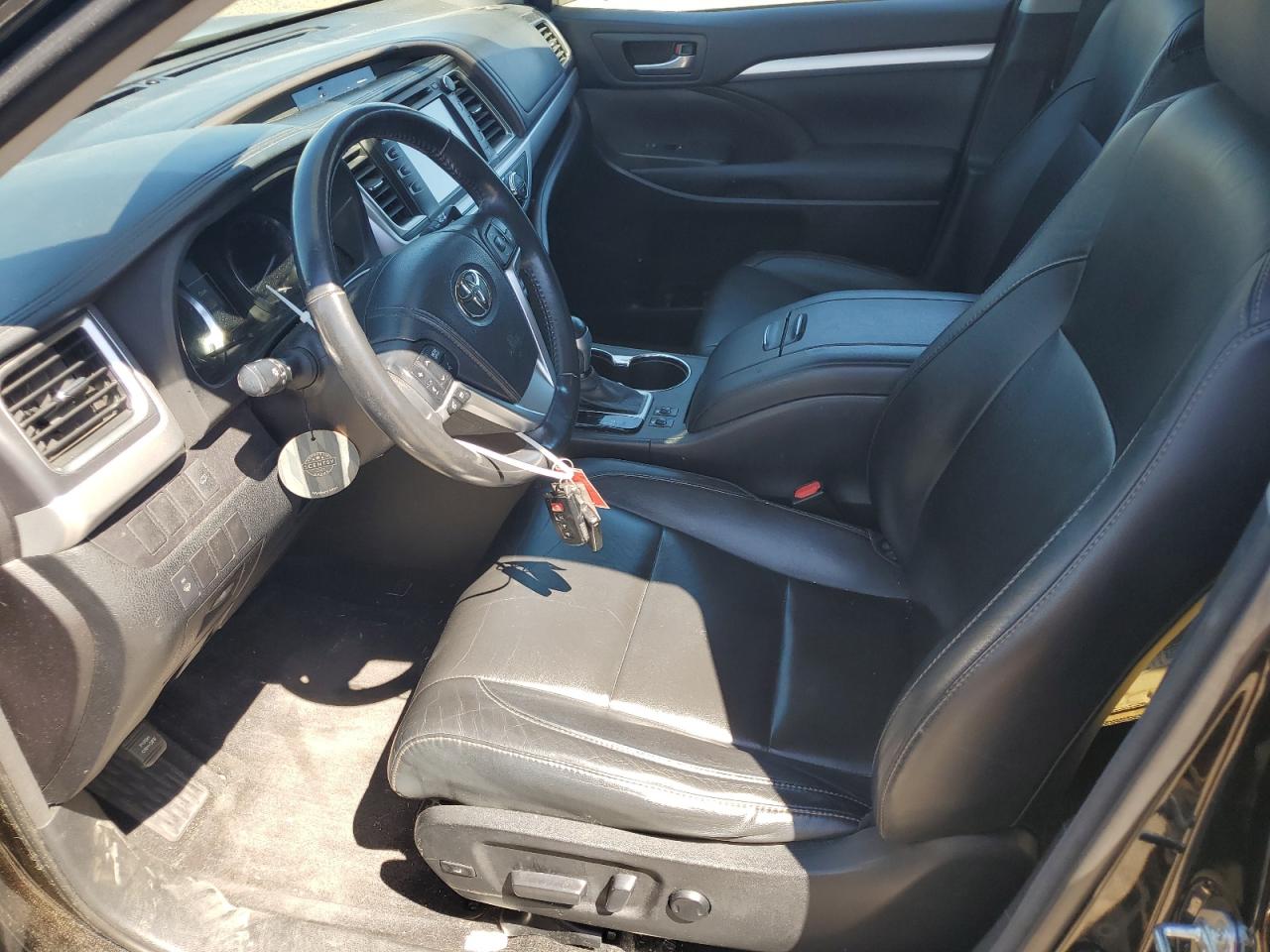 TOYOTA HIGHLANDER XLE