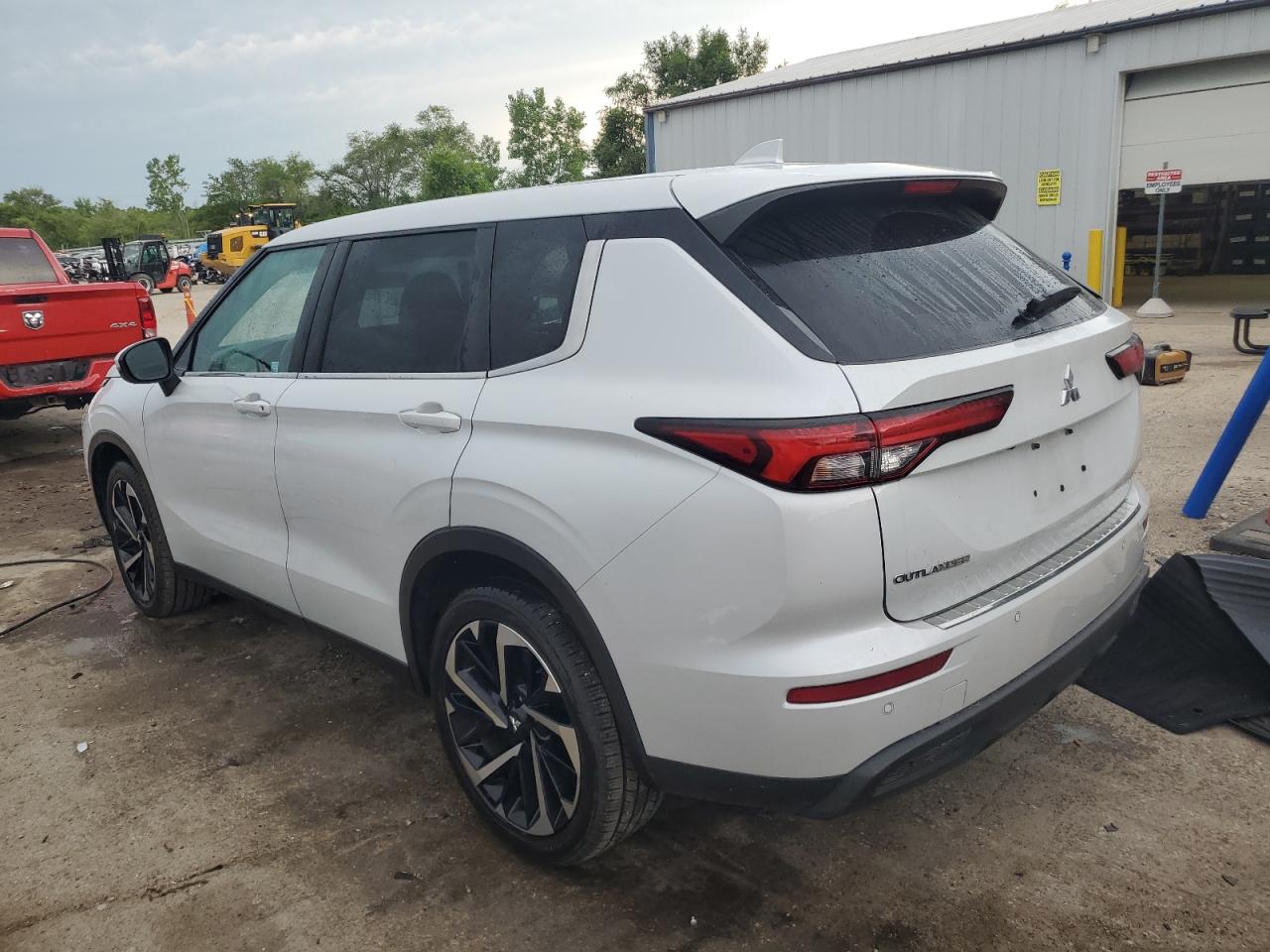 MITSUBISHI OUTLANDER ES