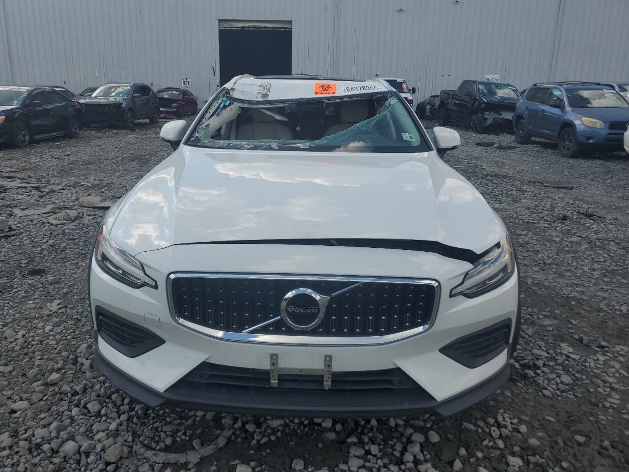 VOLVO V60 T5 MOMENTUM