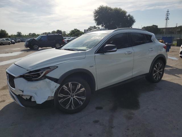 INFINITI QX30 BASE