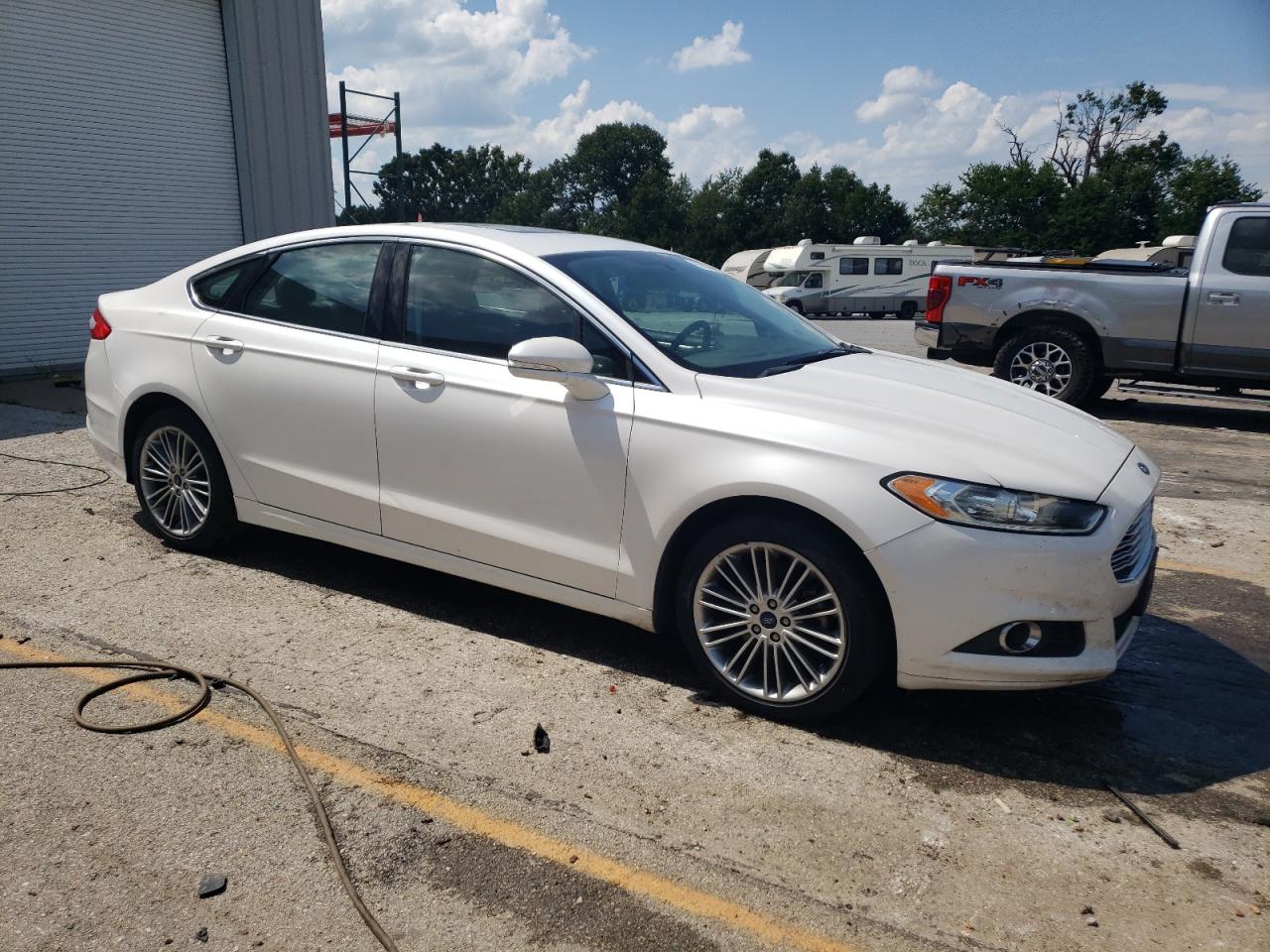 FORD FUSION SE