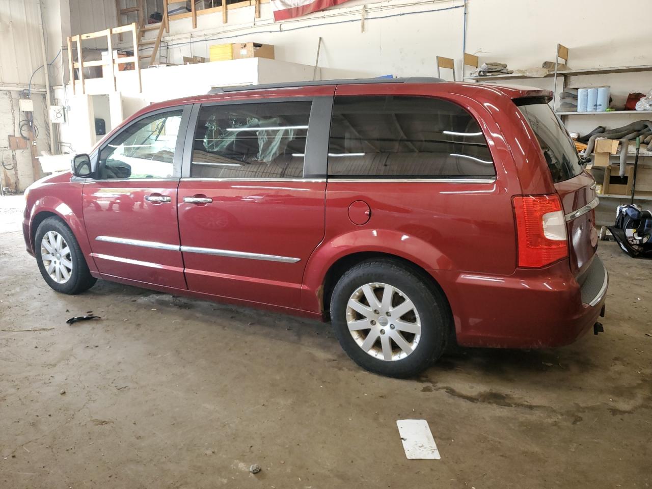 CHRYSLER TOWN & COUNTRY TOURING L
