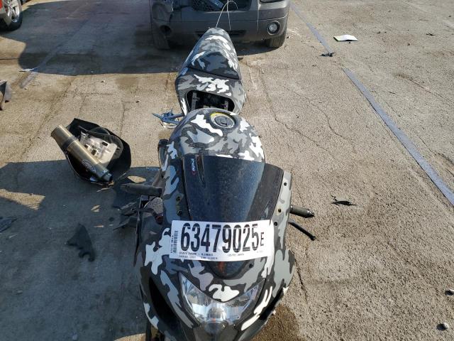2004 SUZUKI GSX-R600 K JS1GN7CA842103782