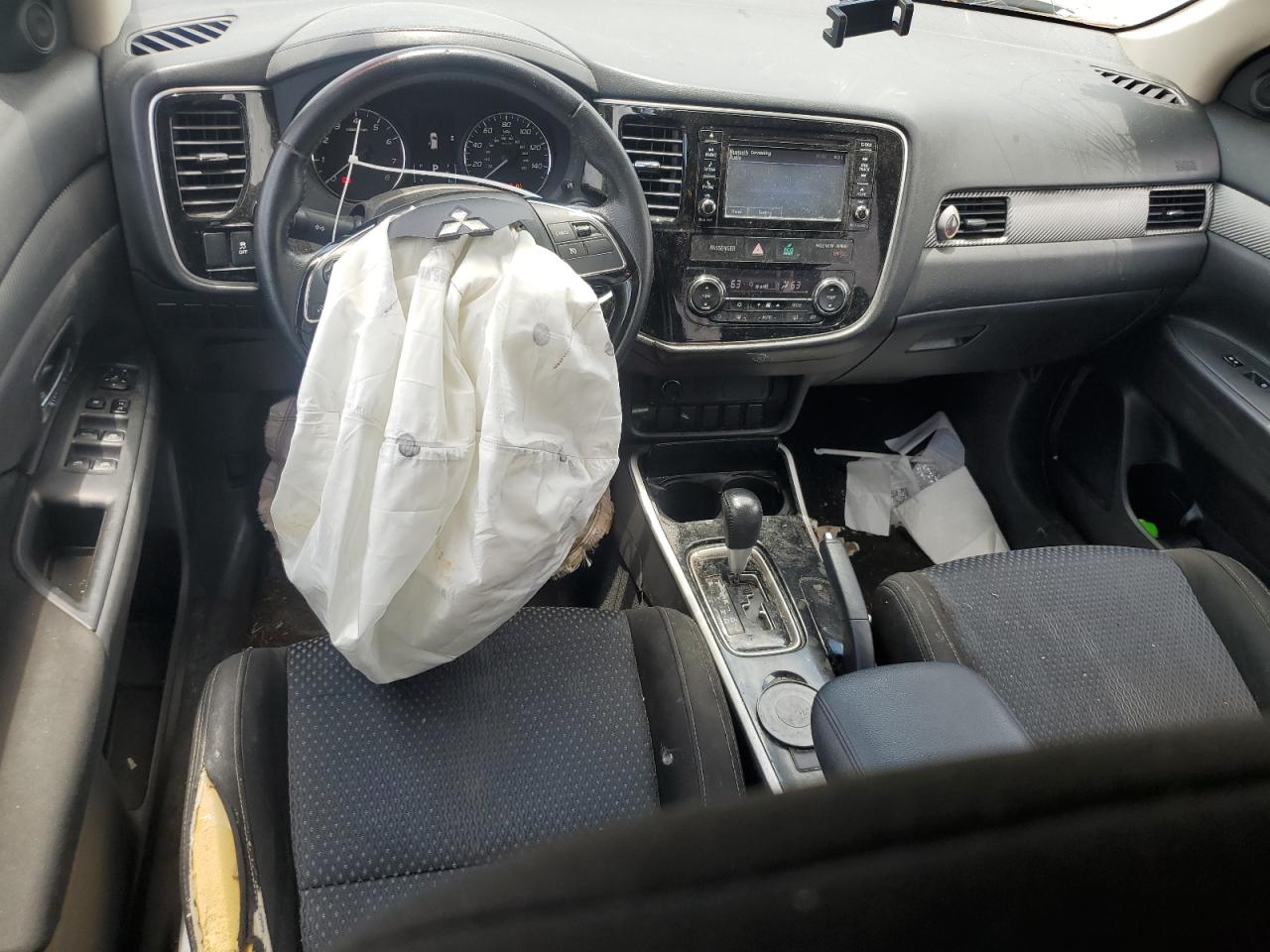 MITSUBISHI OUTLANDER ES