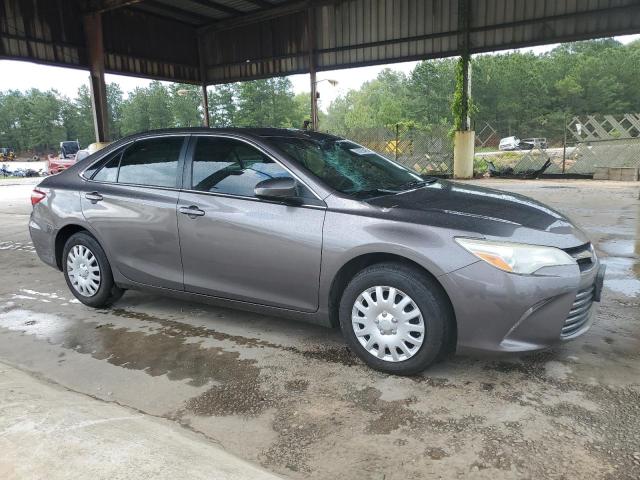 Vin: 4t1bf1fk4hu625717, lot: 63028485, toyota camry le 20174