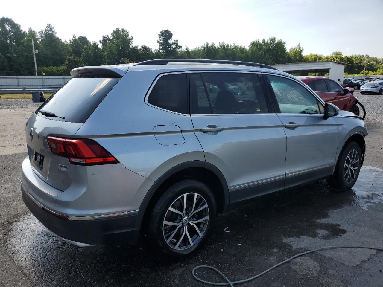 VOLKSWAGEN TIGUAN SE