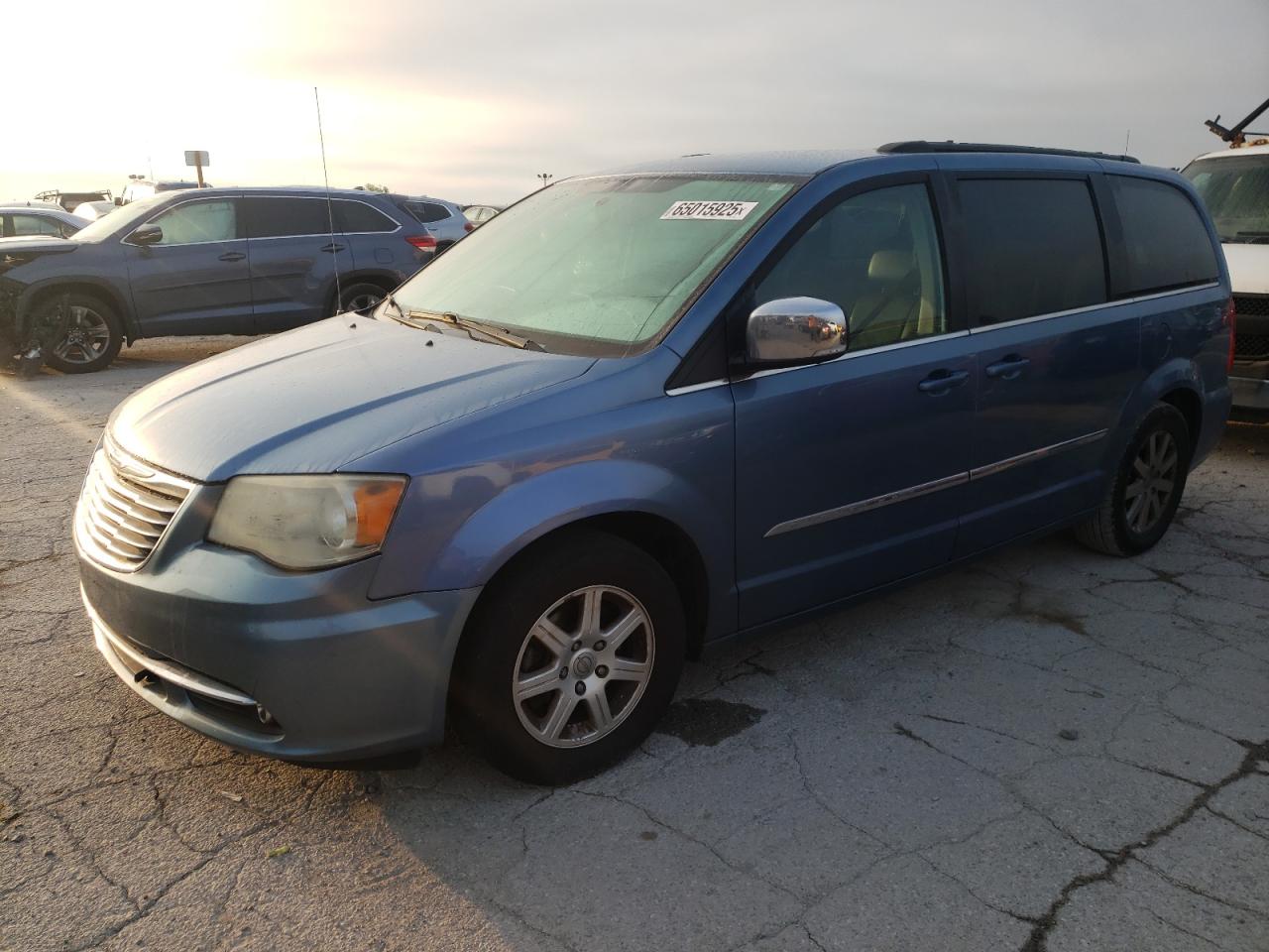 CHRYSLER TOWN & COUNTRY TOURING L