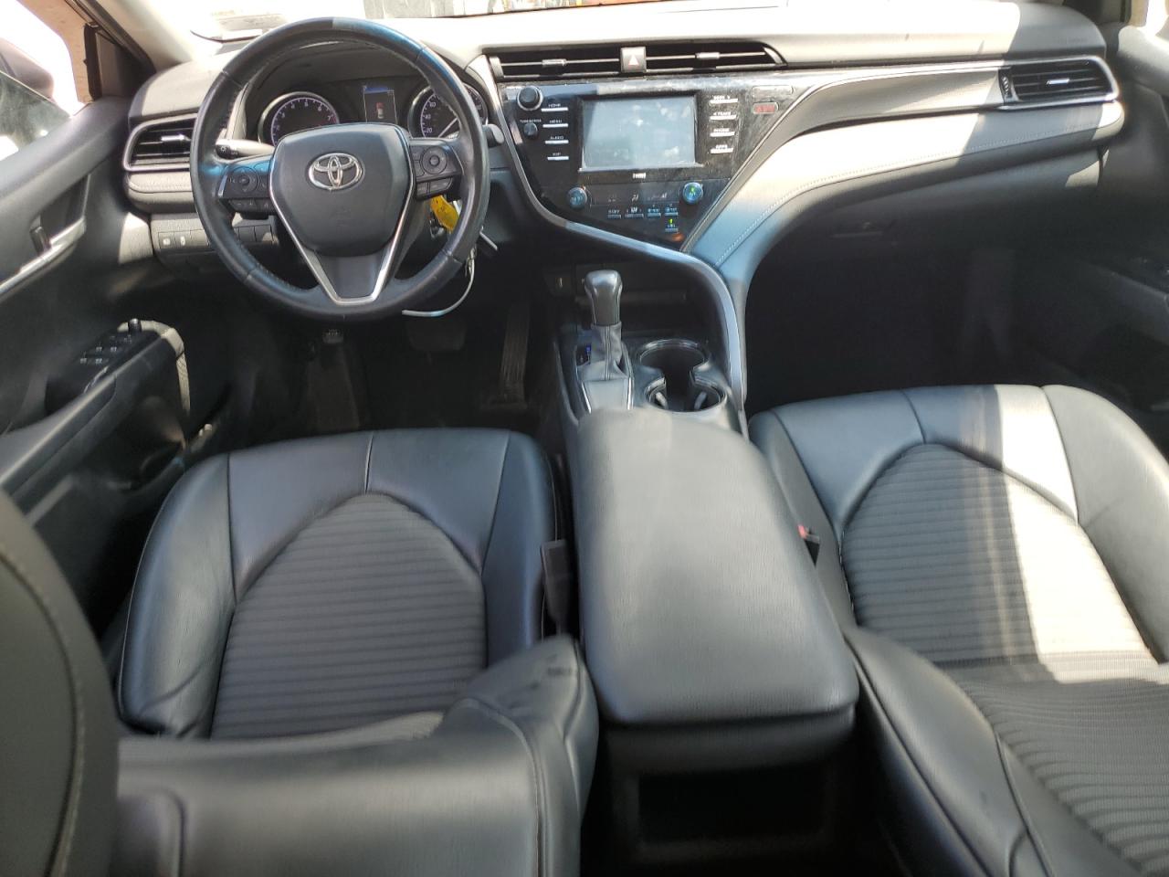 TOYOTA CAMRY SE