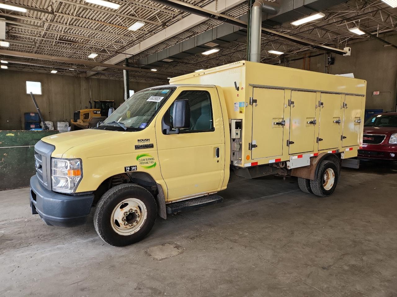 FORD ECONOLINE E450 SUPER DUTY CUTAWAY VAN