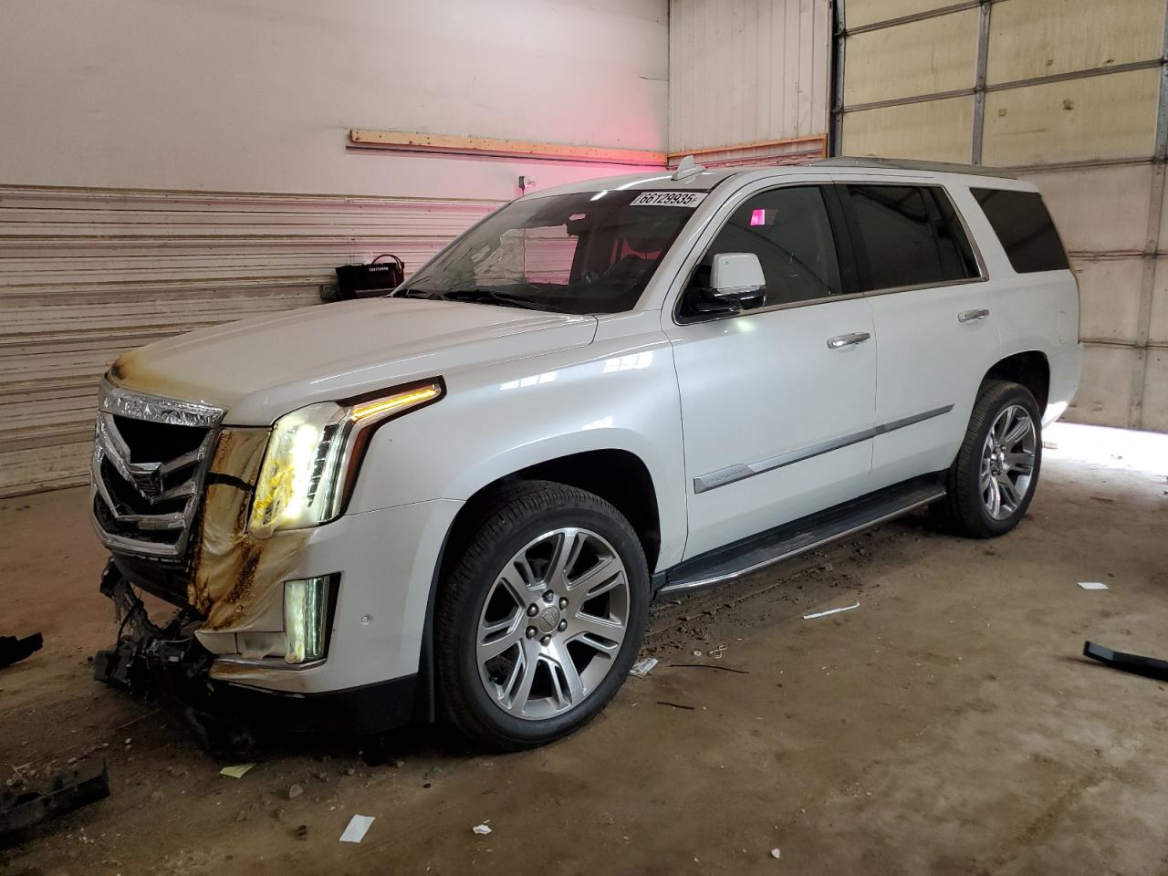 CADILLAC ESCALADE LUXURY
