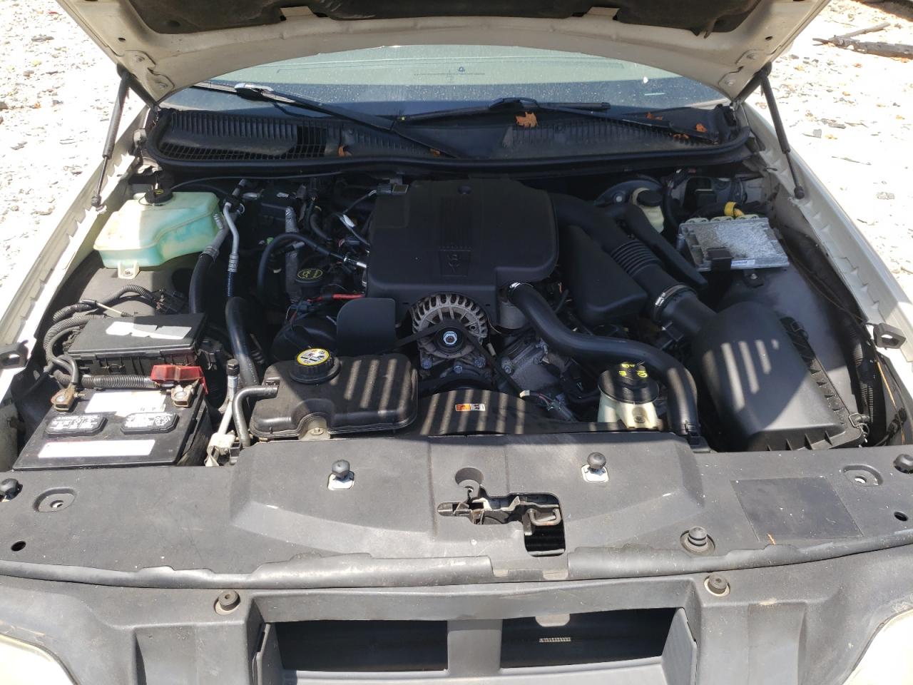 Lot #3215708728 2005 LINCOLN TOWN CAR S