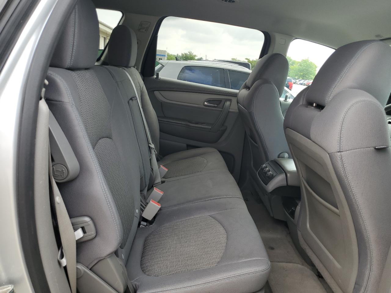 CHEVROLET TRAVERSE LS