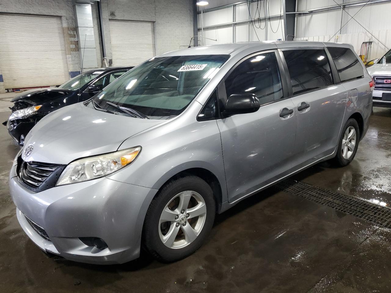 TOYOTA SIENNA